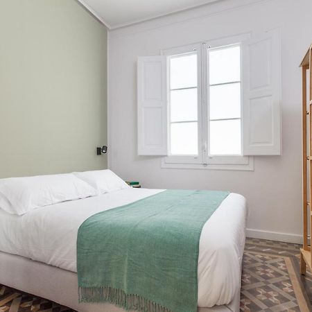 6 Dormitorios En Apartamento Modernista En El Corazon De Barcelona Exterior photo