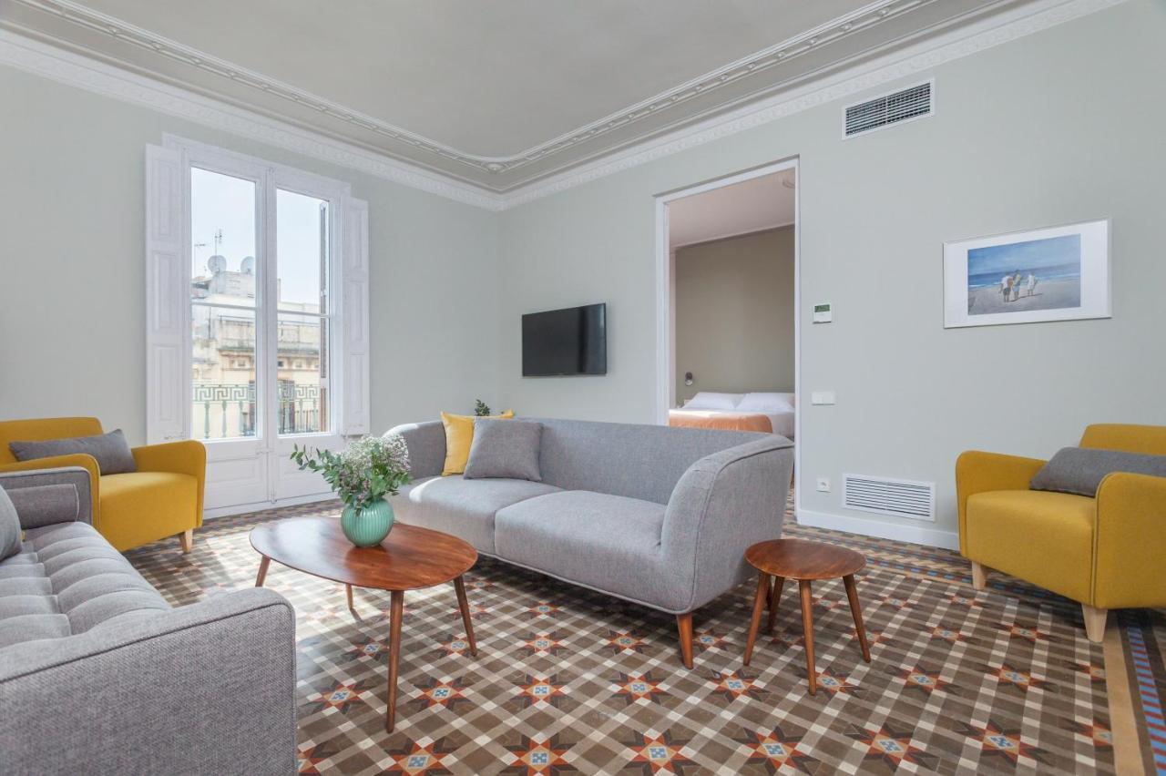 6 Dormitorios En Apartamento Modernista En El Corazon De Barcelona Exterior photo