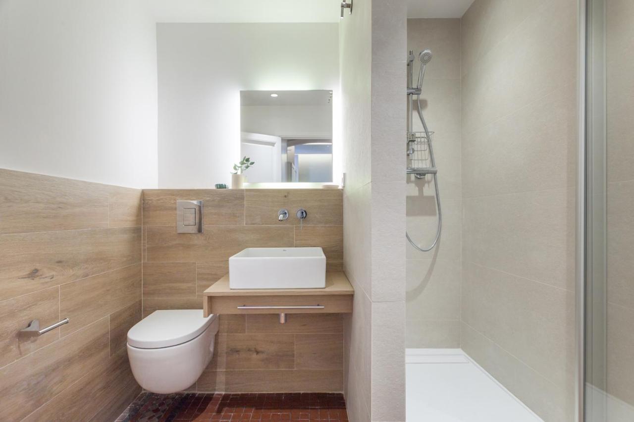 6 Dormitorios En Apartamento Modernista En El Corazon De Barcelona Exterior photo